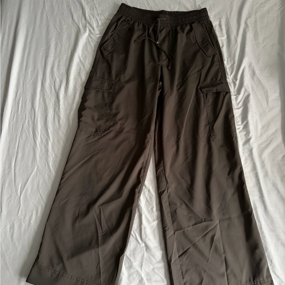 Gray Wide-Leg Cargo Pants